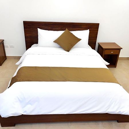 Airos Hotel بانيوس المظهر الخارجي الصورة