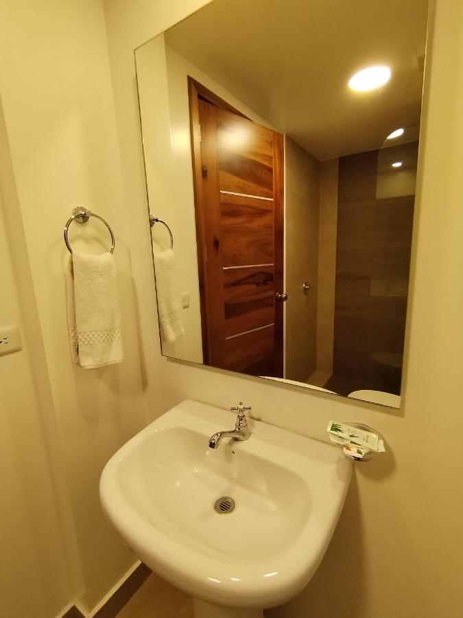 Airos Hotel بانيوس المظهر الخارجي الصورة